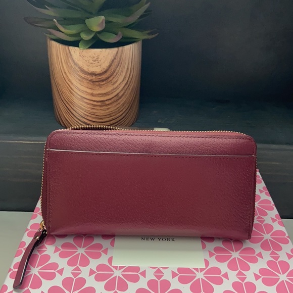 •Kate Spade Wallet - Picture 8 of 8